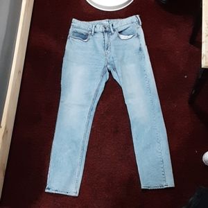 Light blue jeans (32 x 30)